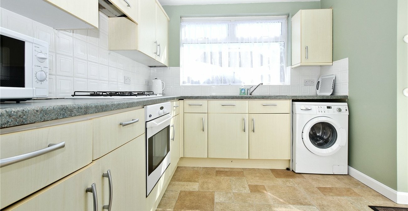 2 bedroom bungalow for sale in Bexleyheath | Robinson Jackson