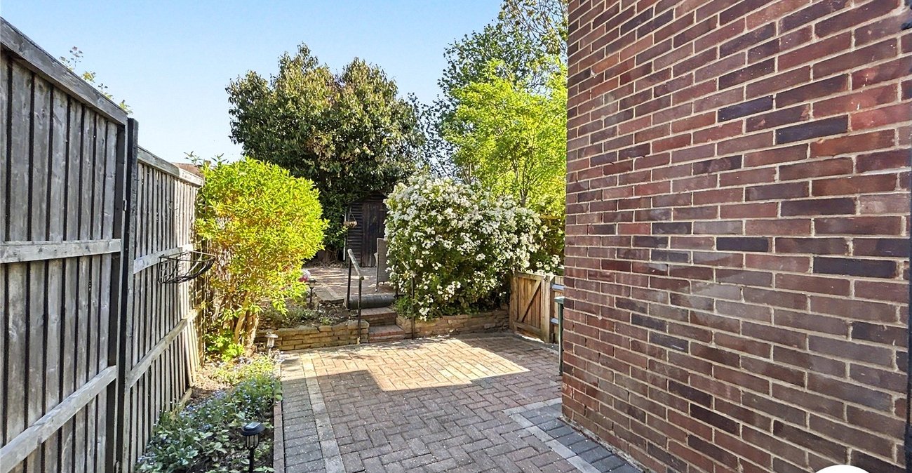2 bedroom property for sale in Sidcup | Robinson Jackson
