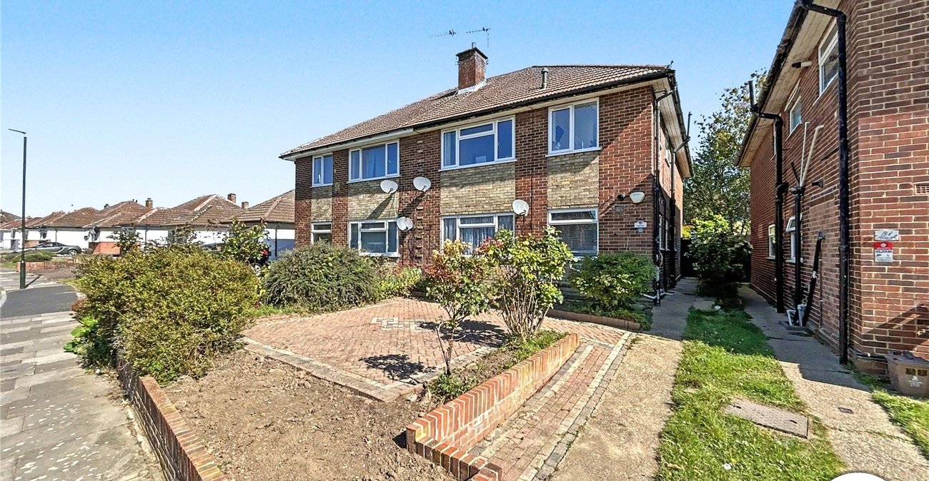 2 bedroom property for sale in Sidcup | Robinson Jackson