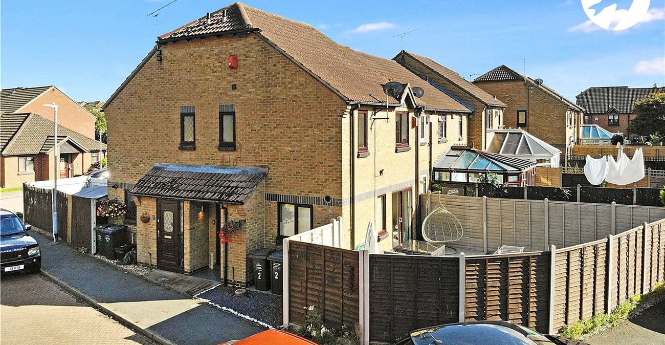 2 bedroom house for sale in Greenhithe | Robinson Jackson