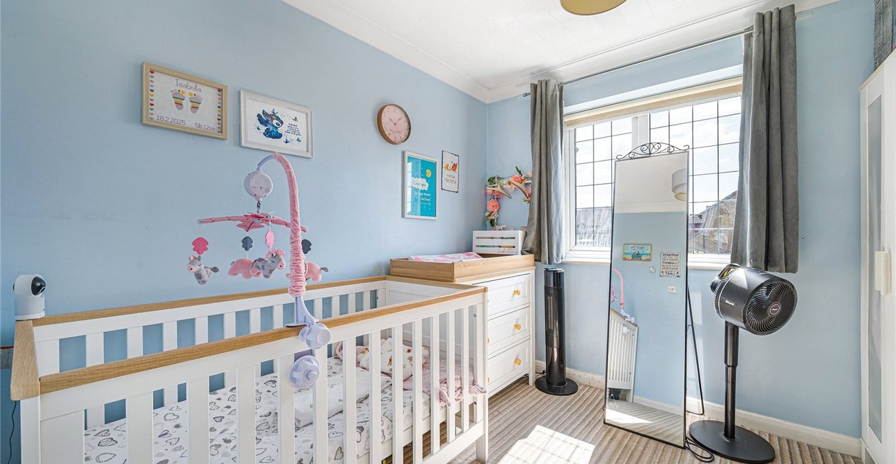 2 bedroom property for sale in Greenhithe | Robinson Jackson