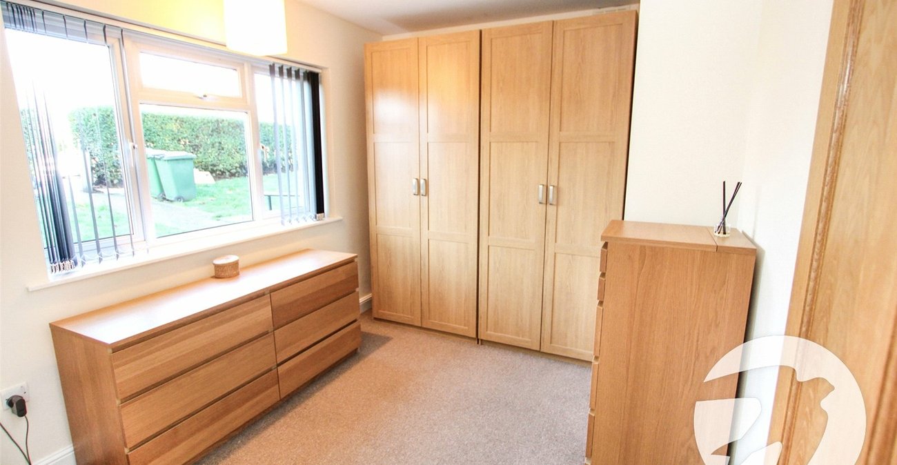 2 bedroom property for sale in London | Robinson Jackson