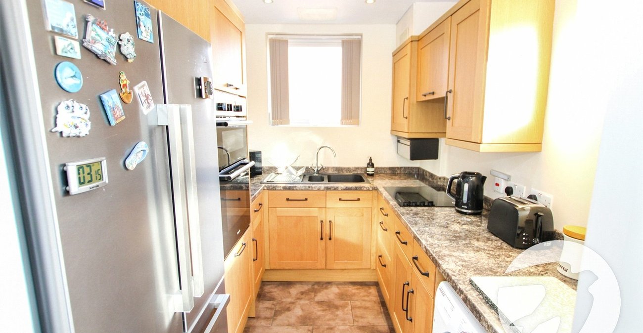 2 bedroom property for sale in London | Robinson Jackson