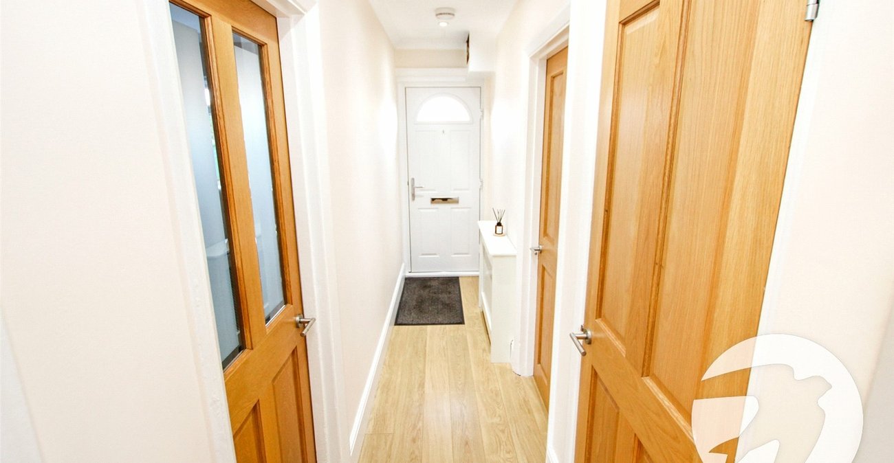 2 bedroom property for sale in London | Robinson Jackson