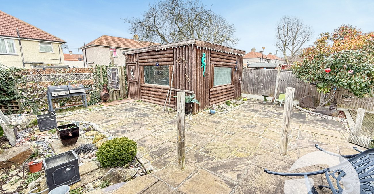 3 bedroom house for sale in London | Robinson Jackson