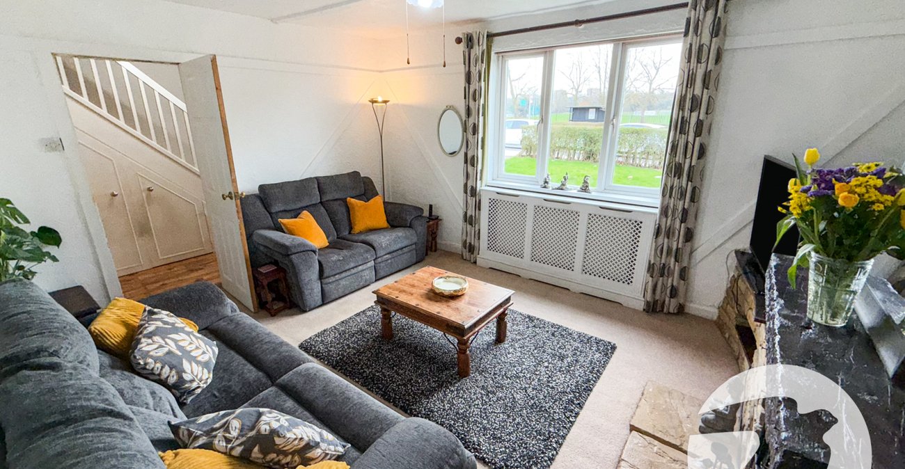 3 bedroom house for sale in London | Robinson Jackson