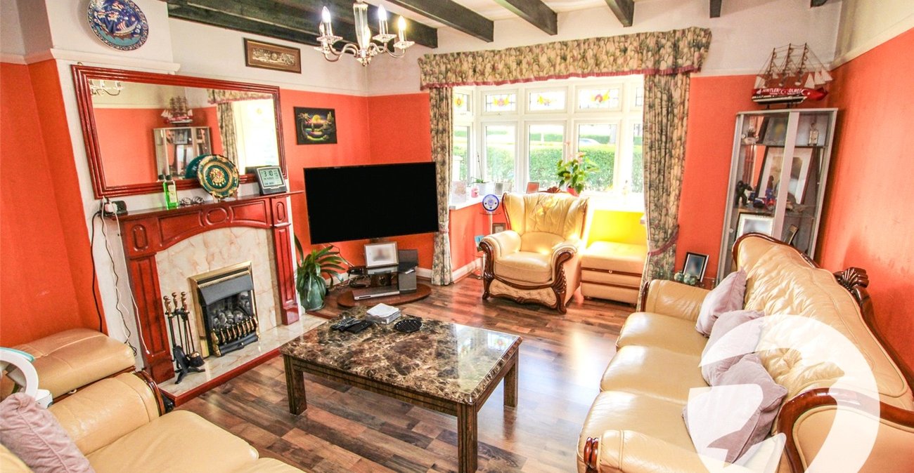 3 bedroom house for sale in London | Robinson Jackson