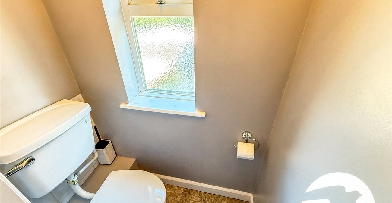 3 bedroom house for sale in London | Robinson Jackson