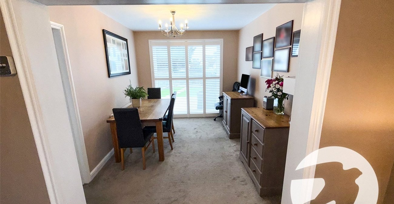 3 bedroom house for sale in London | Robinson Jackson