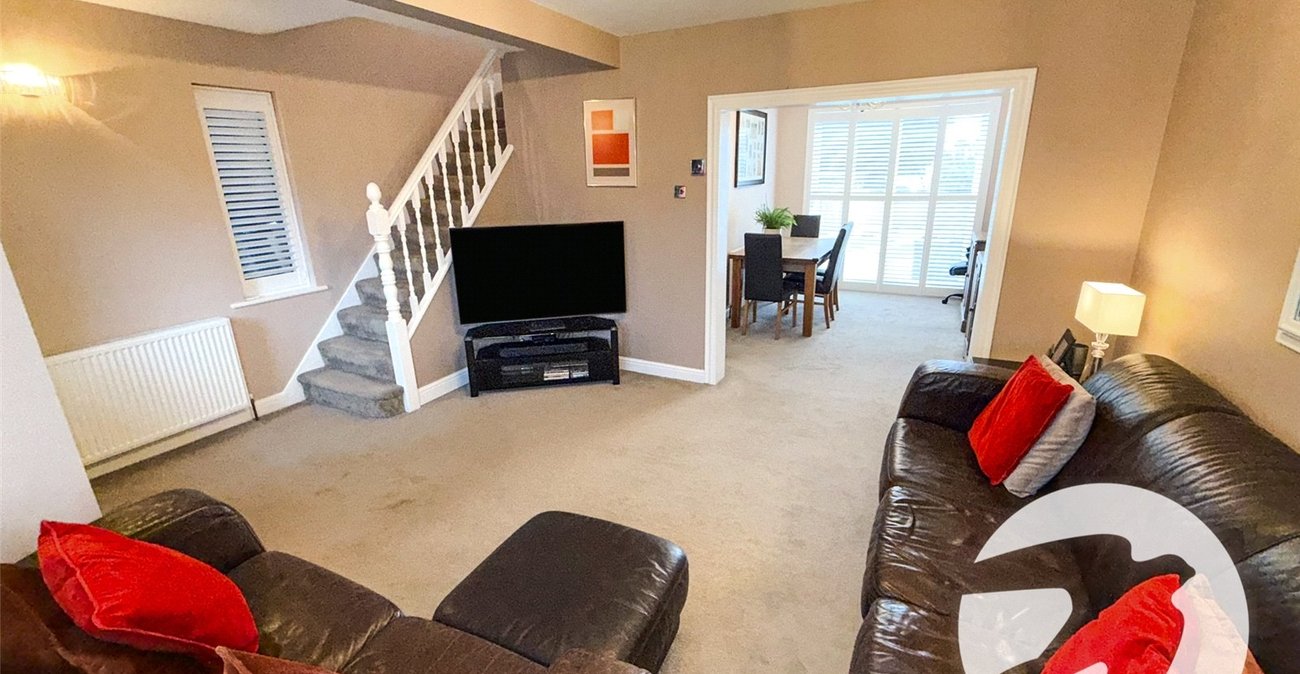 3 bedroom house for sale in London | Robinson Jackson