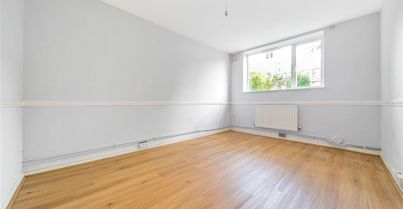 2 bedroom property for sale in London | Robinson Jackson