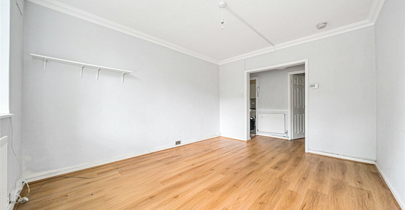 2 bedroom property for sale in London | Robinson Jackson