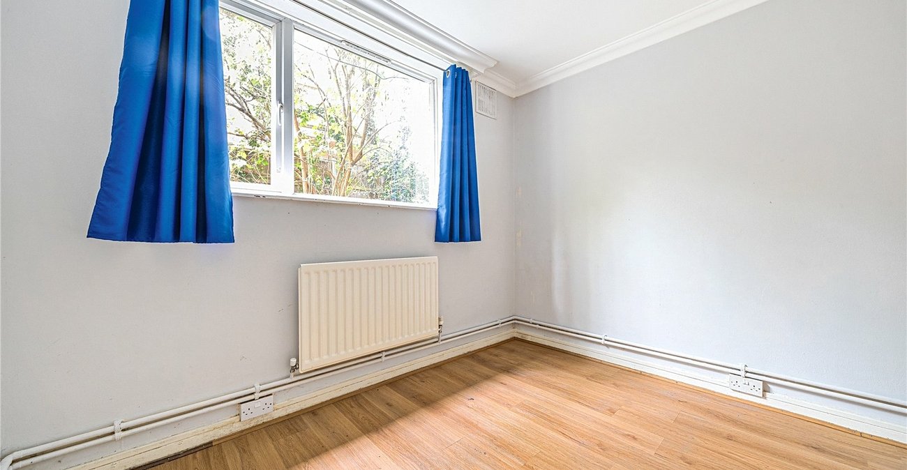 2 bedroom property for sale in London | Robinson Jackson