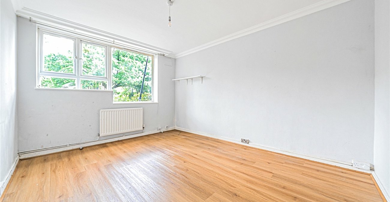 2 bedroom property for sale in London | Robinson Jackson