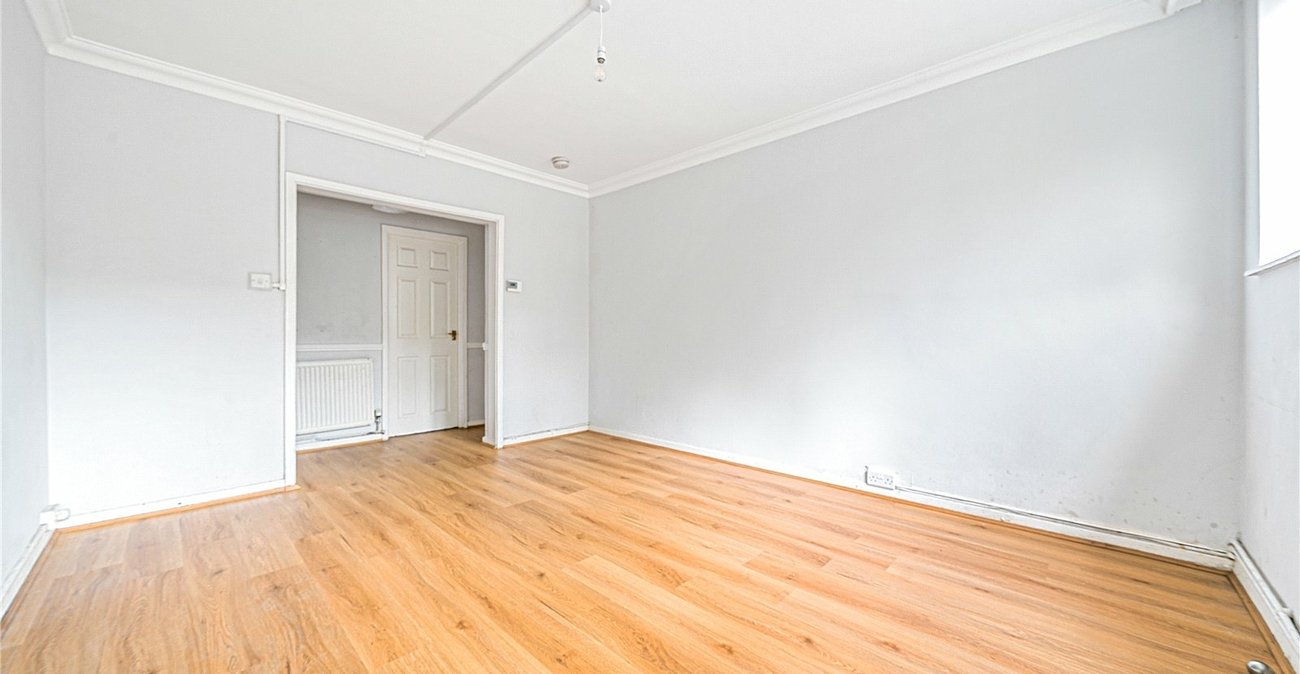 2 bedroom property for sale in London | Robinson Jackson