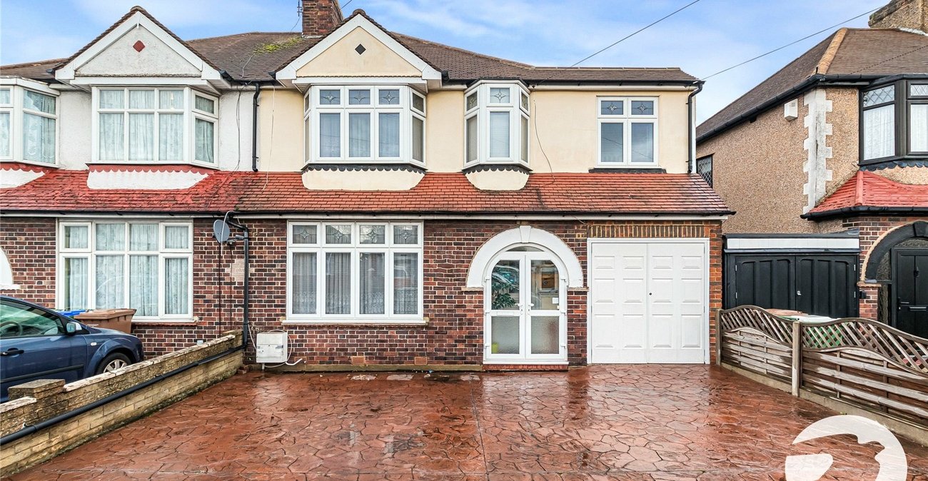 4 bedroom house for sale in South Welling | Robinson Jackson