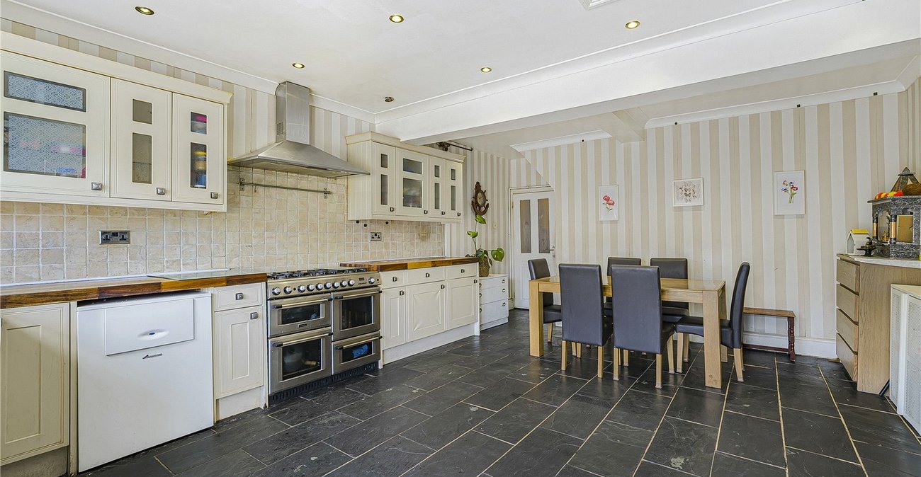 5 bedroom house for sale in South Welling | Robinson Jackson