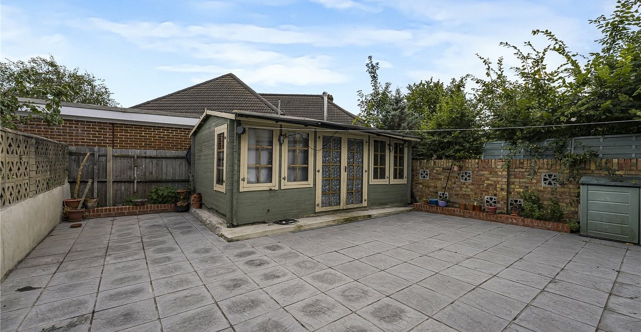 5 bedroom house for sale in South Welling | Robinson Jackson