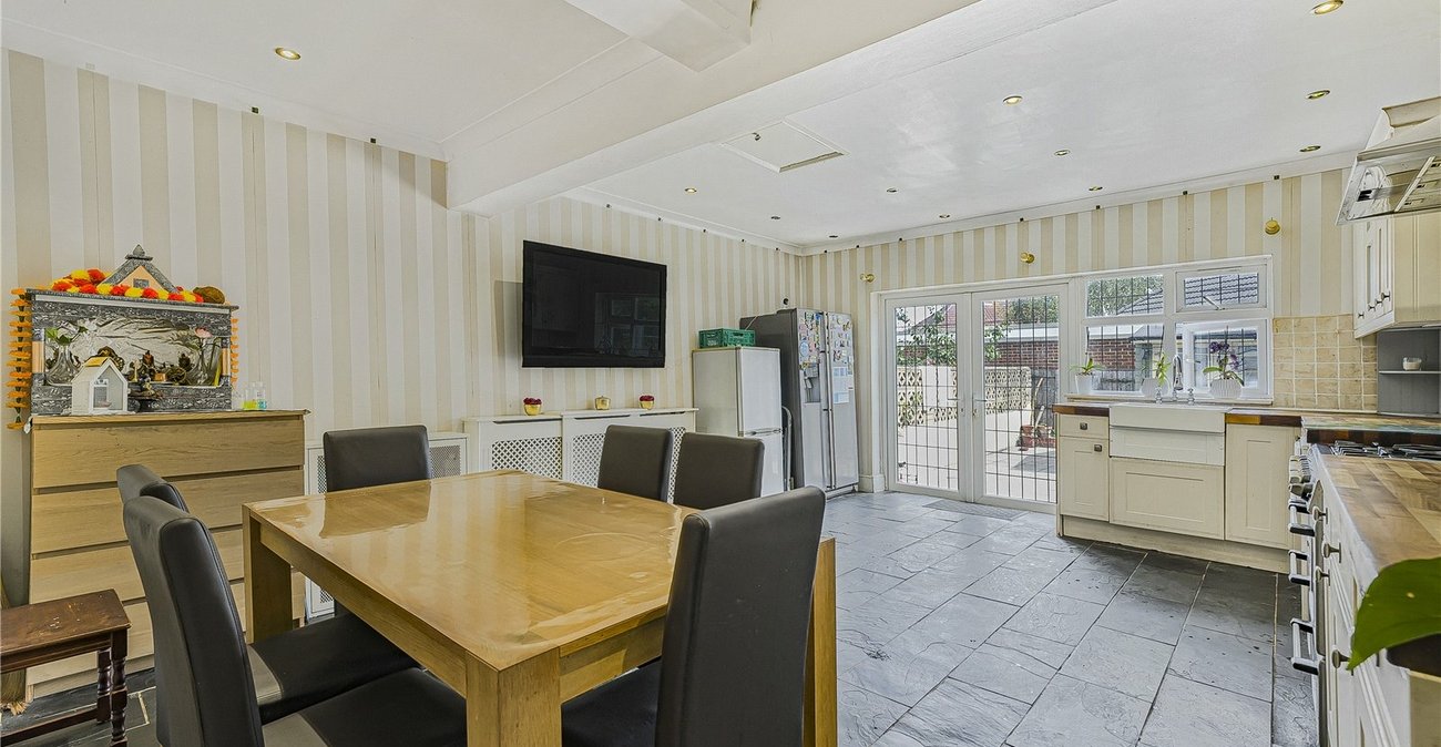 5 bedroom house for sale in South Welling | Robinson Jackson