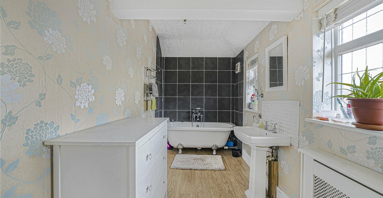 5 bedroom house for sale in South Welling | Robinson Jackson