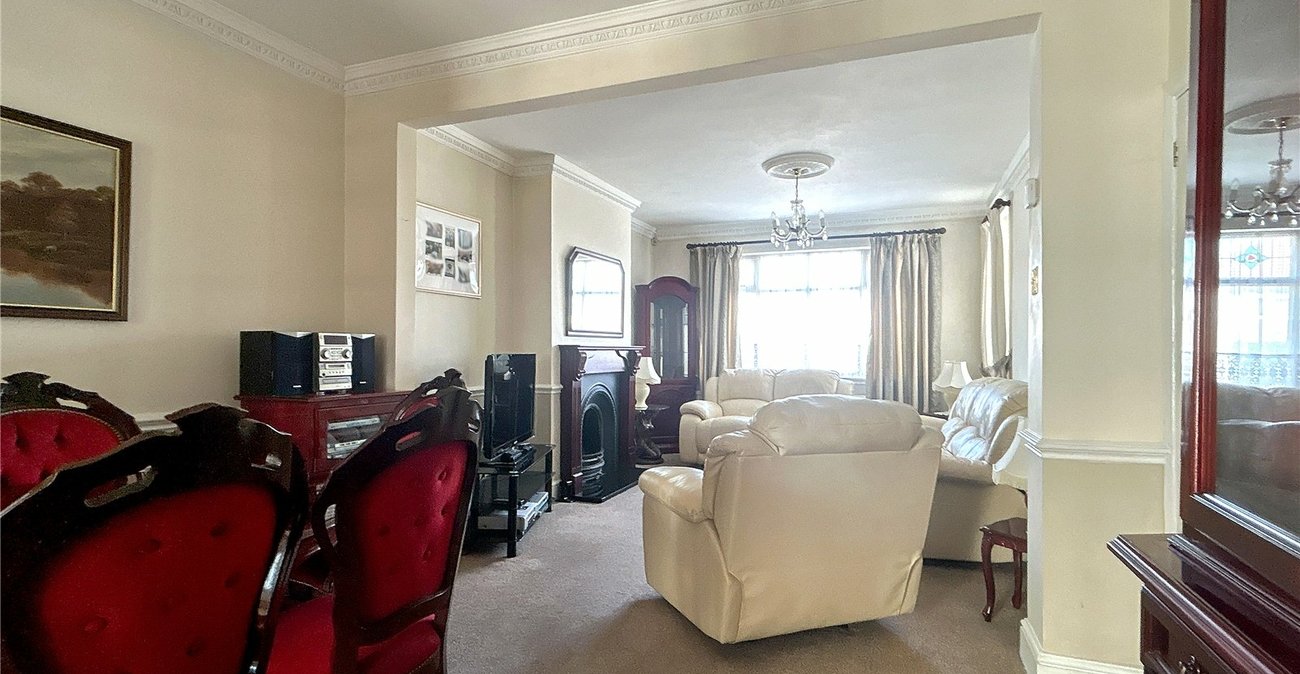 2 bedroom bungalow for sale in Welling | Robinson Jackson