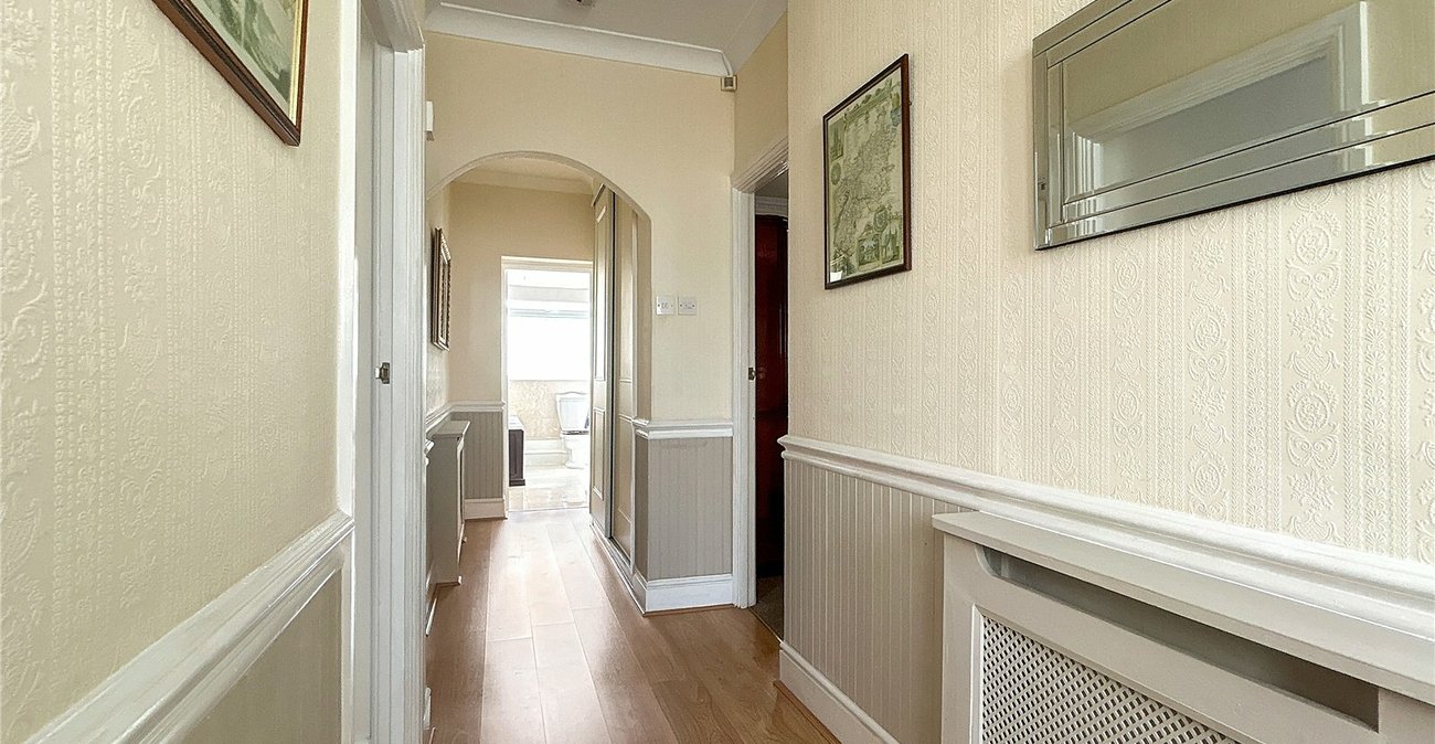 2 bedroom bungalow for sale in Welling | Robinson Jackson