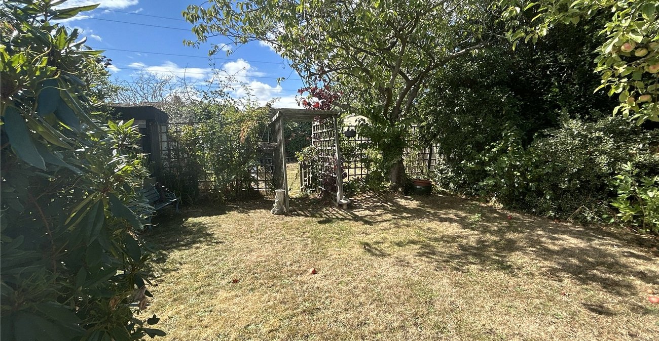 2 bedroom bungalow for sale in Welling | Robinson Jackson