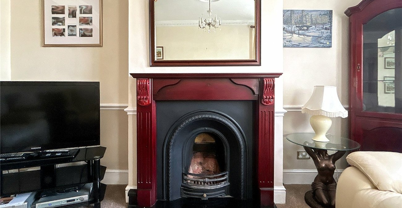 2 bedroom bungalow for sale in Welling | Robinson Jackson