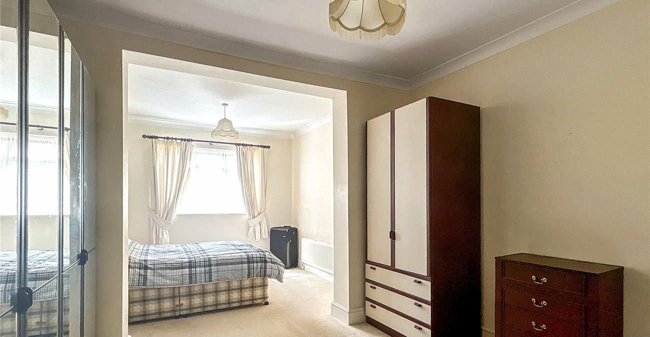 2 bedroom bungalow for sale in Welling | Robinson Jackson