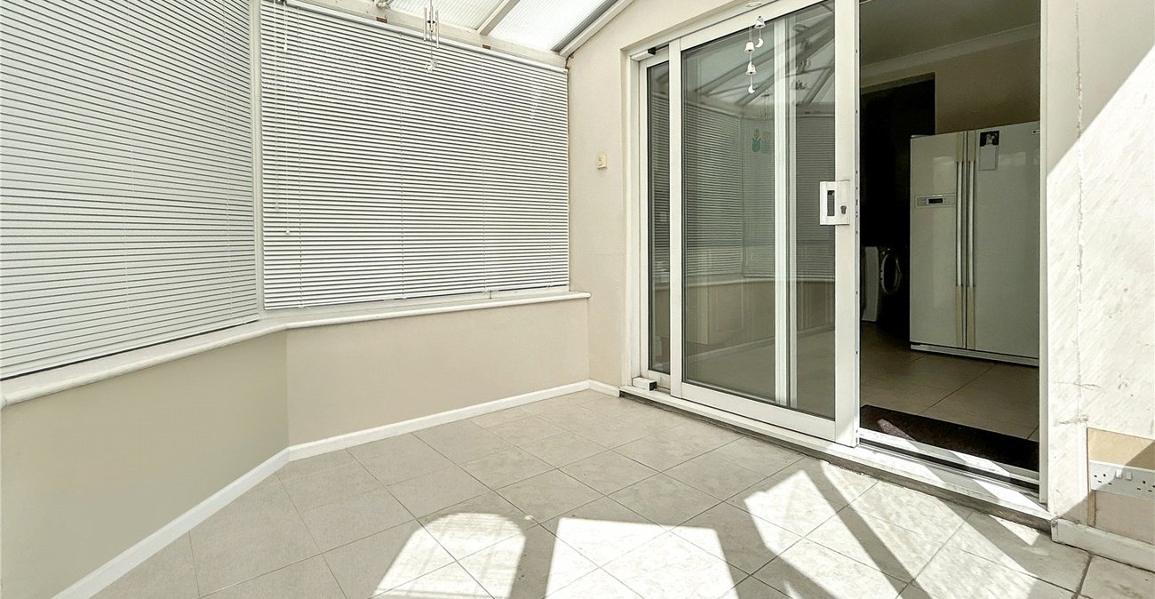 2 bedroom bungalow for sale in Welling | Robinson Jackson