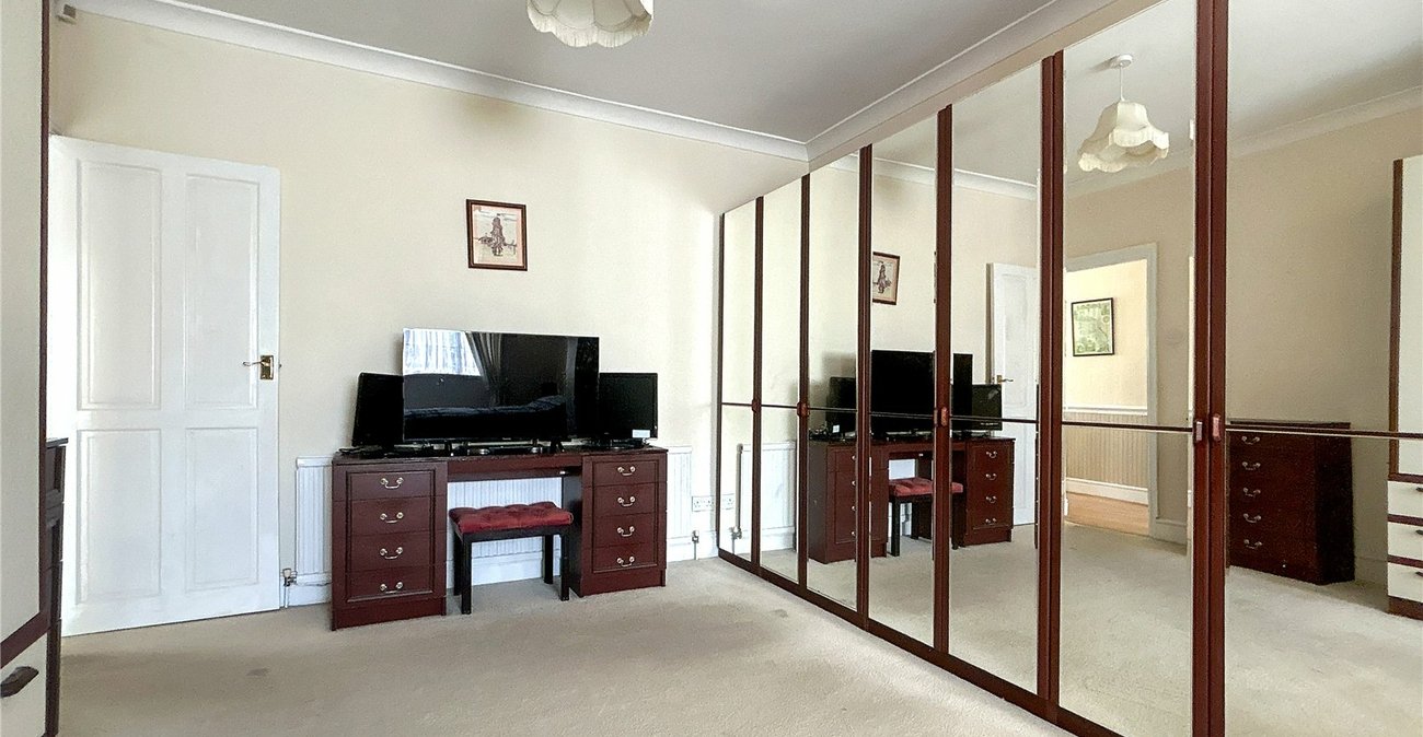 2 bedroom bungalow for sale in Welling | Robinson Jackson