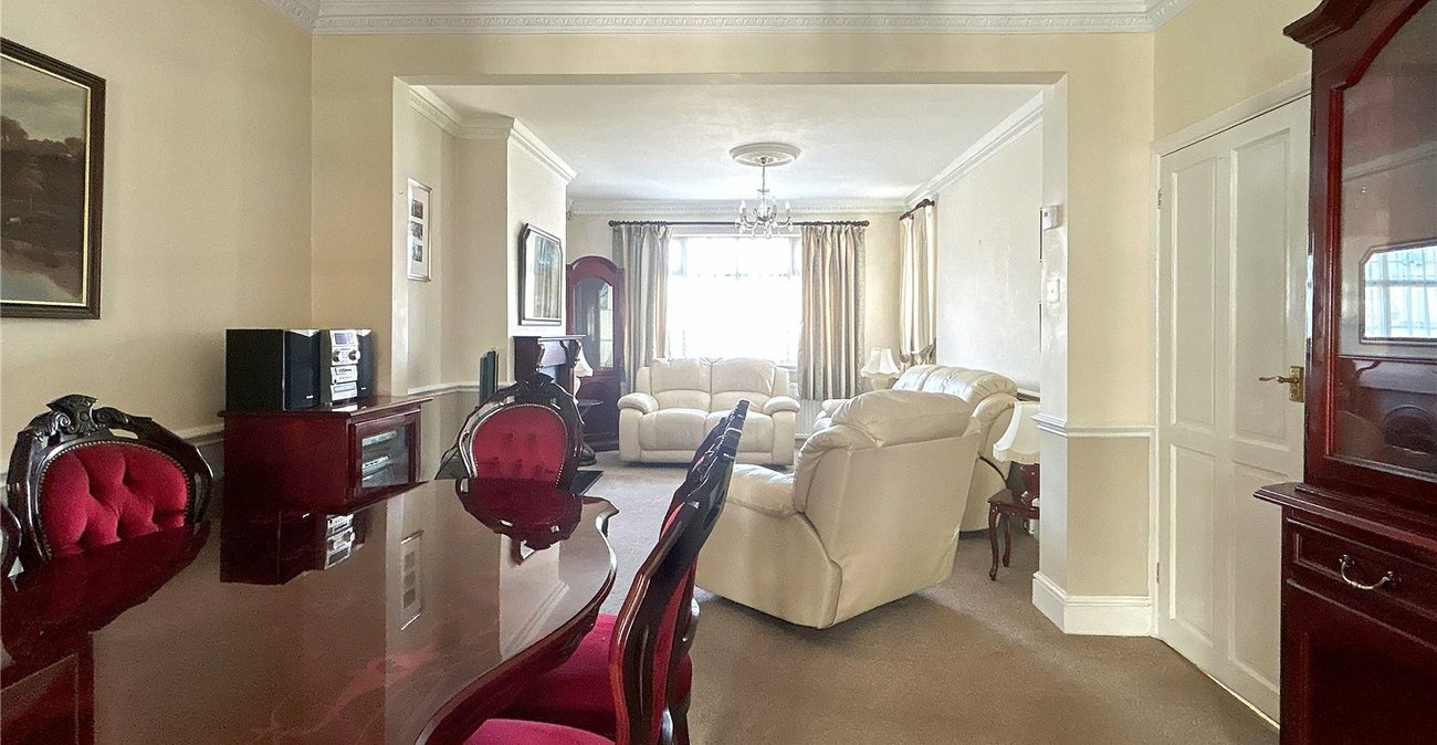 2 bedroom bungalow for sale in Welling | Robinson Jackson