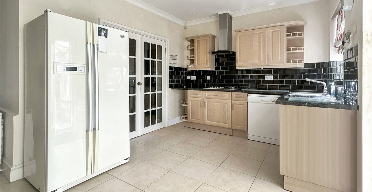 2 bedroom bungalow for sale in Welling | Robinson Jackson