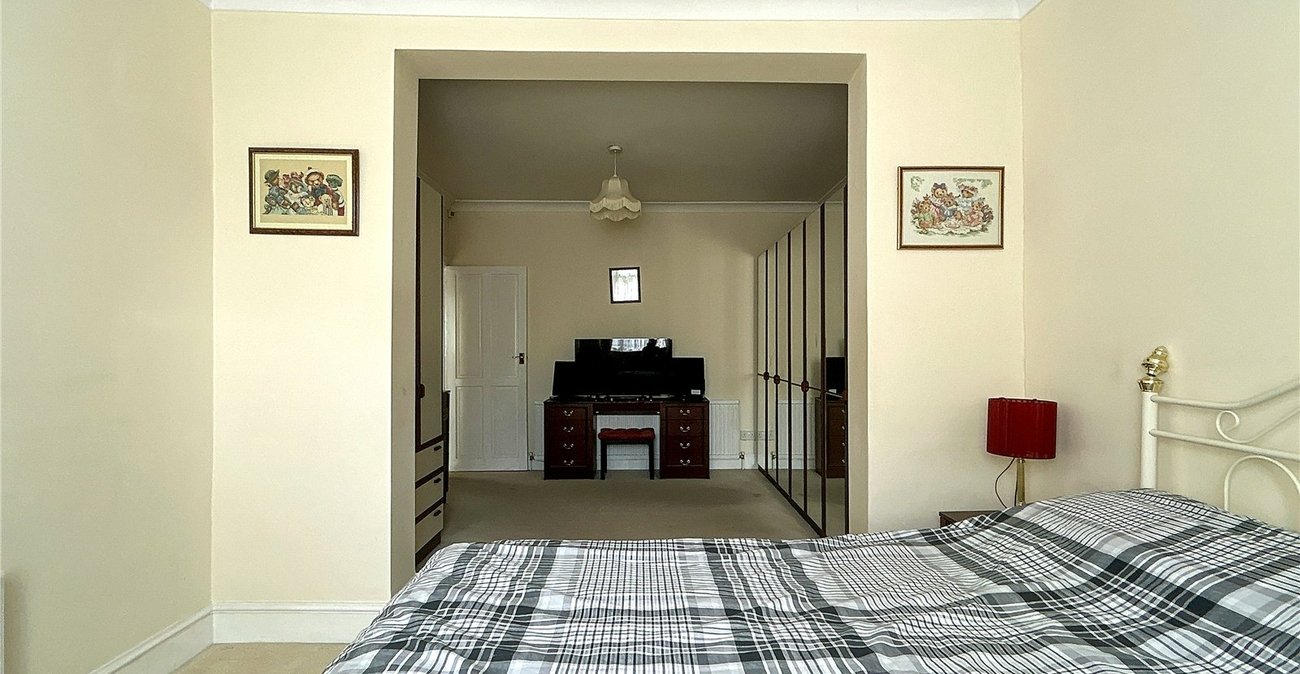 2 bedroom bungalow for sale in Welling | Robinson Jackson