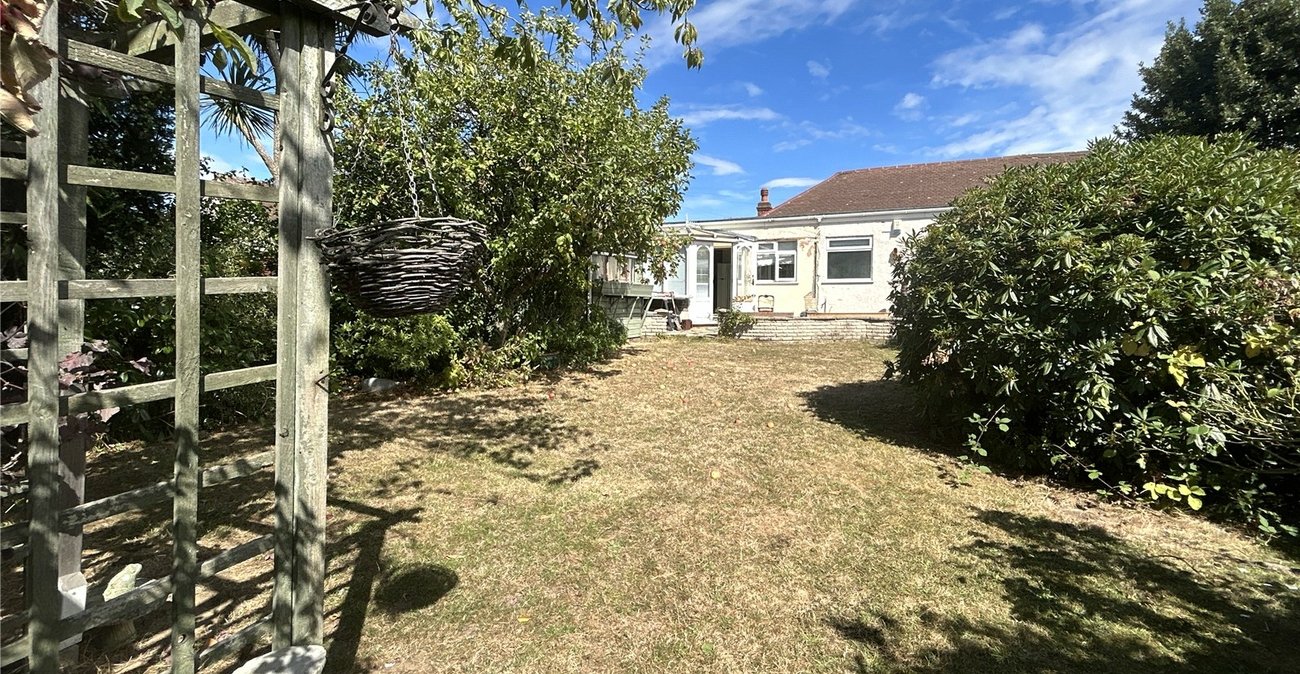 2 bedroom bungalow for sale in Welling | Robinson Jackson