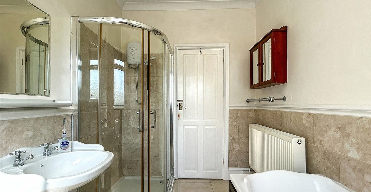 2 bedroom bungalow for sale in Welling | Robinson Jackson