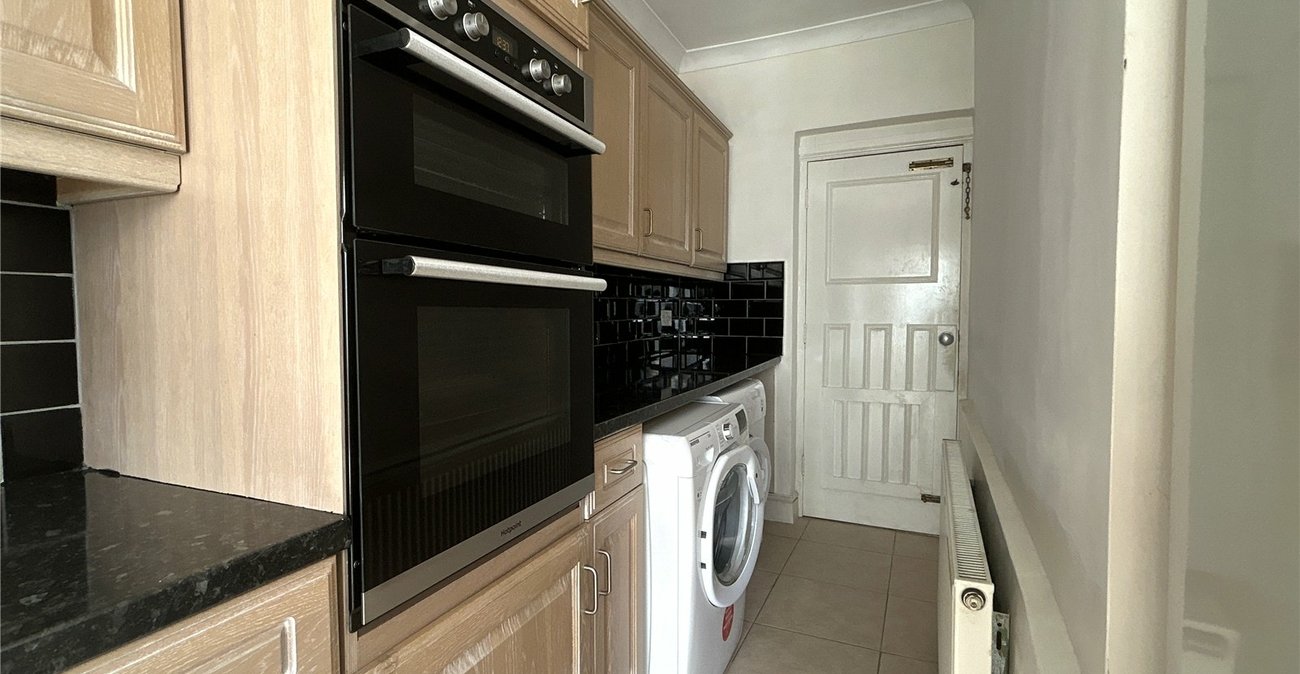 2 bedroom bungalow for sale in Welling | Robinson Jackson