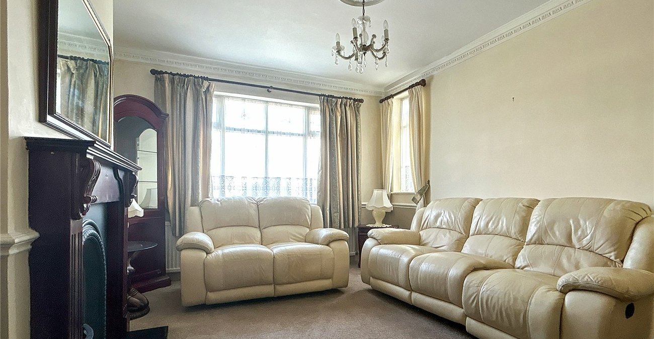 2 bedroom bungalow for sale in Welling | Robinson Jackson