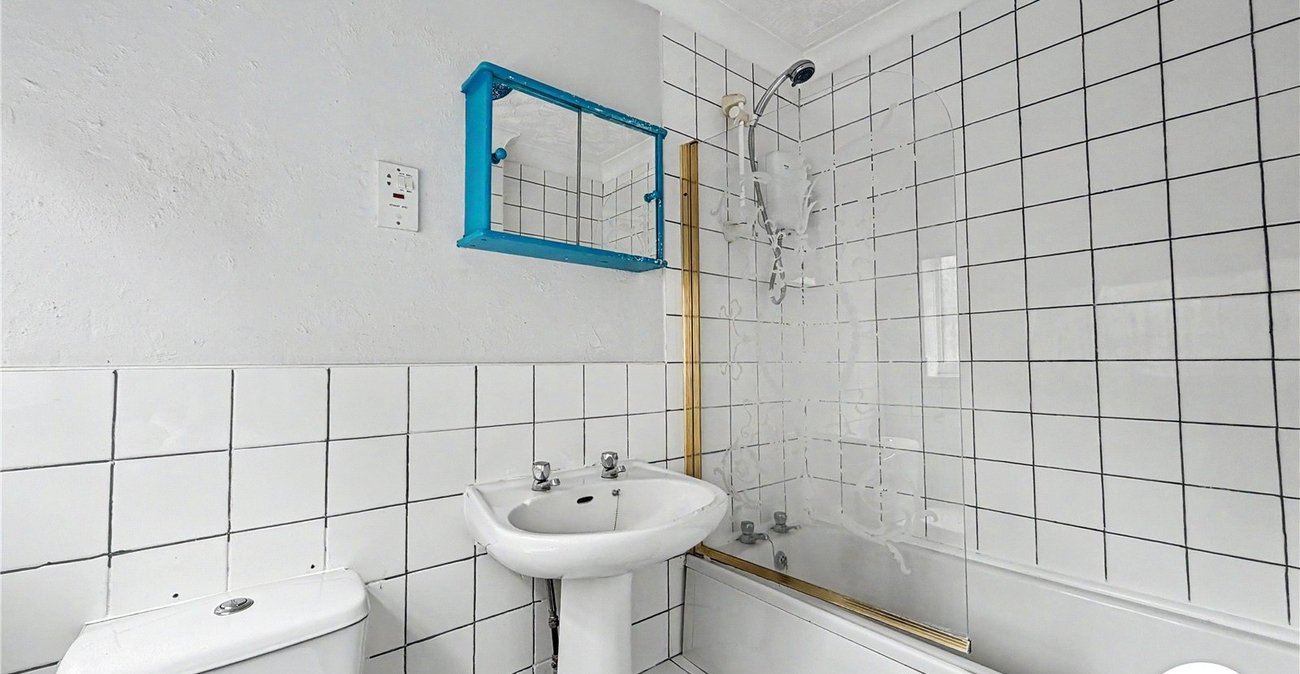 2 bedroom property for sale in Lordswood | Robinson Michael & Jackson