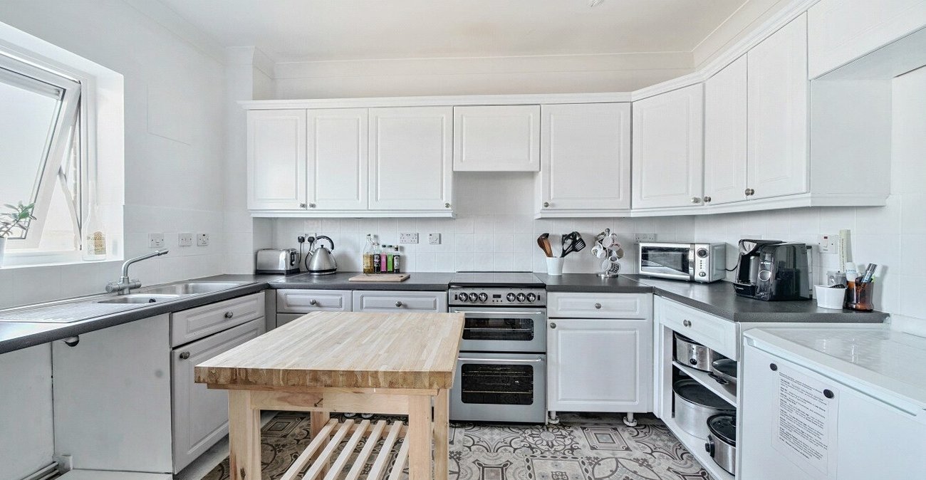 2 bedroom property for sale in Erith | Robinson Jackson