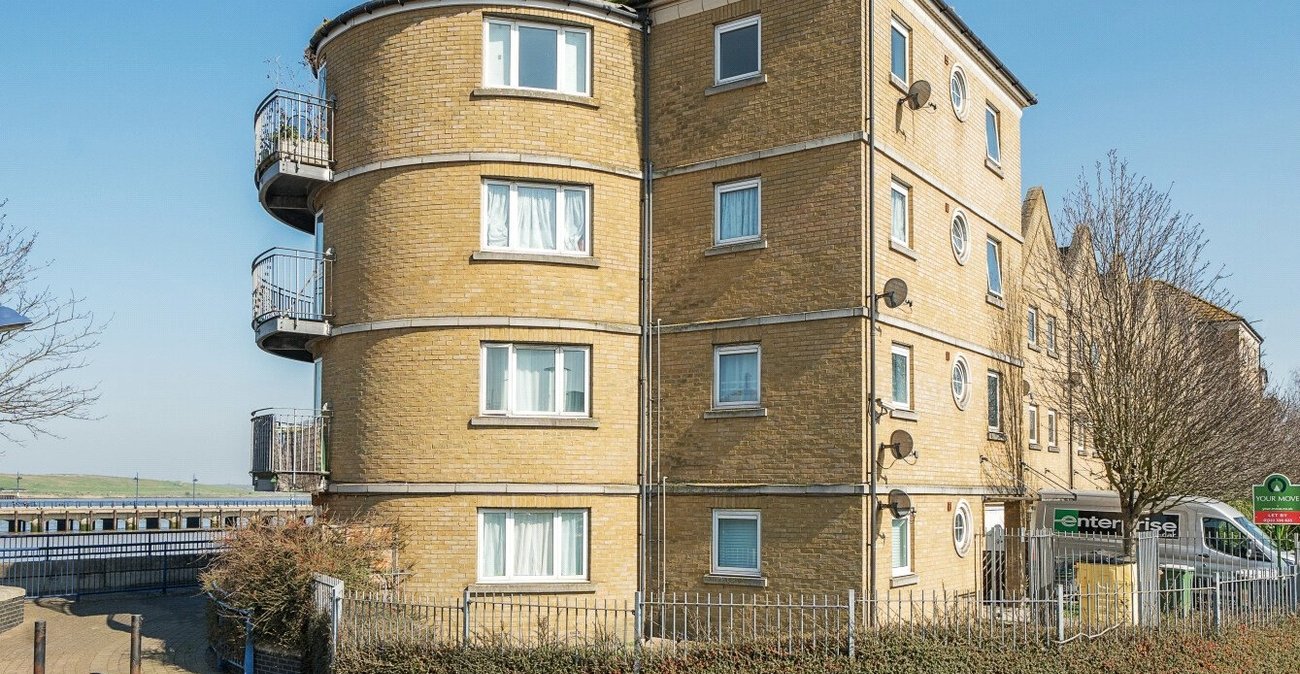 2 bedroom property for sale in Erith | Robinson Jackson