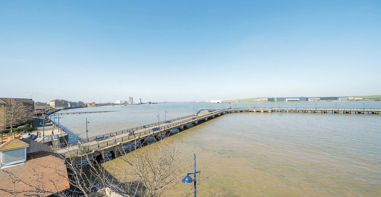 2 bedroom property for sale in Erith | Robinson Jackson
