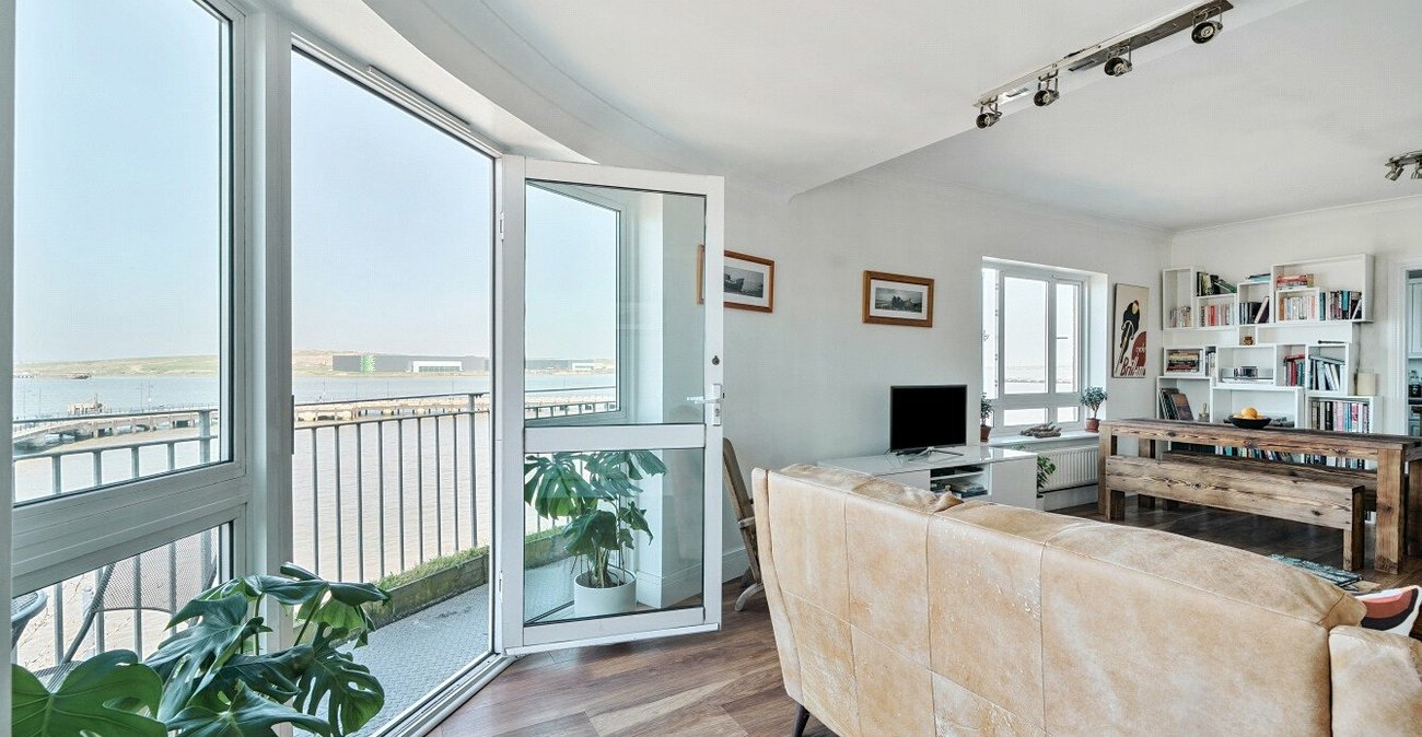 2 bedroom property for sale in Erith | Robinson Jackson