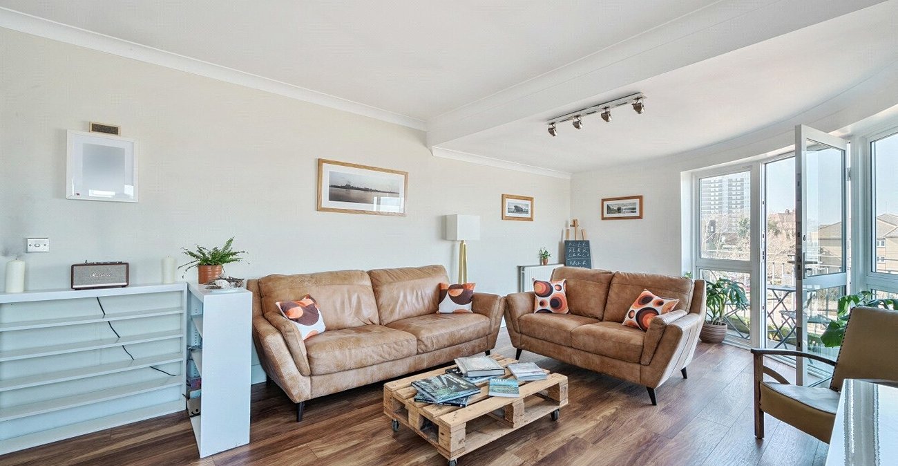 2 bedroom property for sale in Erith | Robinson Jackson