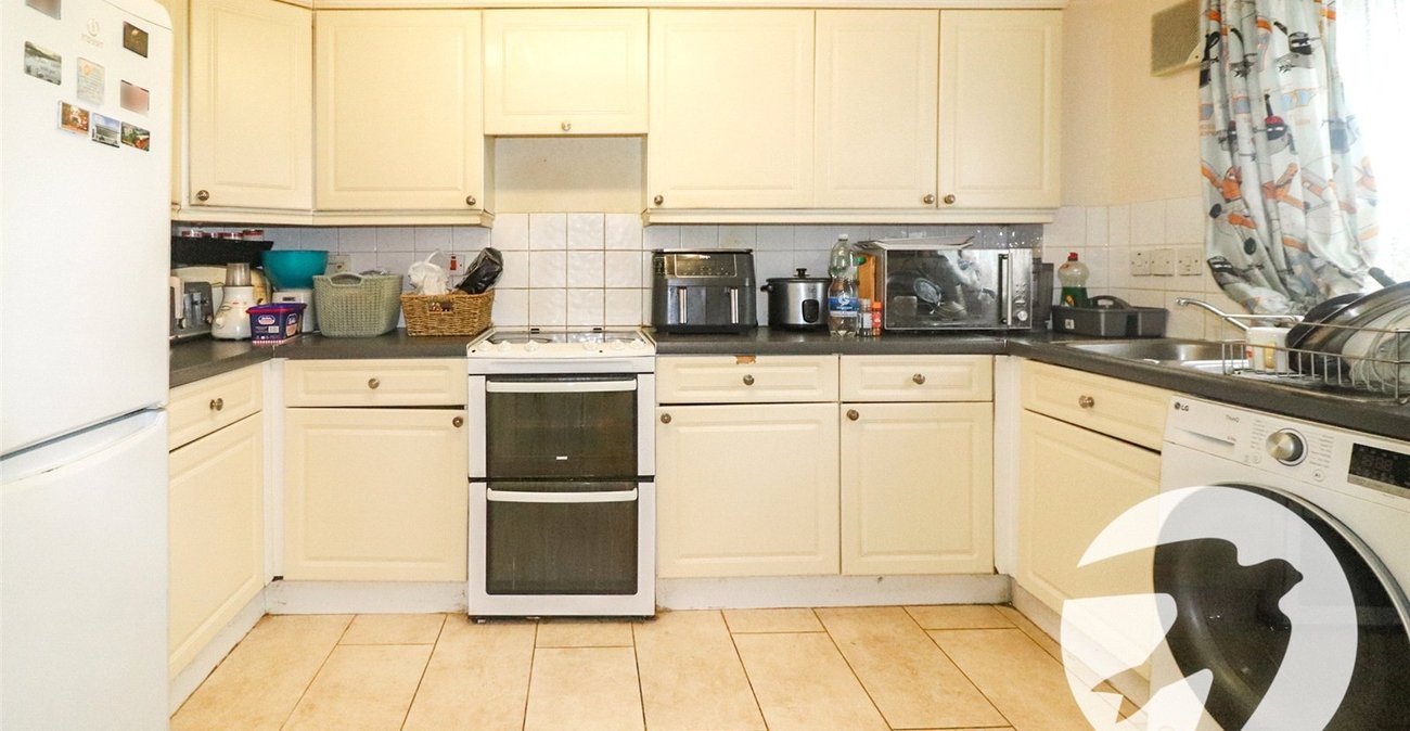 2 bedroom property for sale in Erith | Robinson Jackson