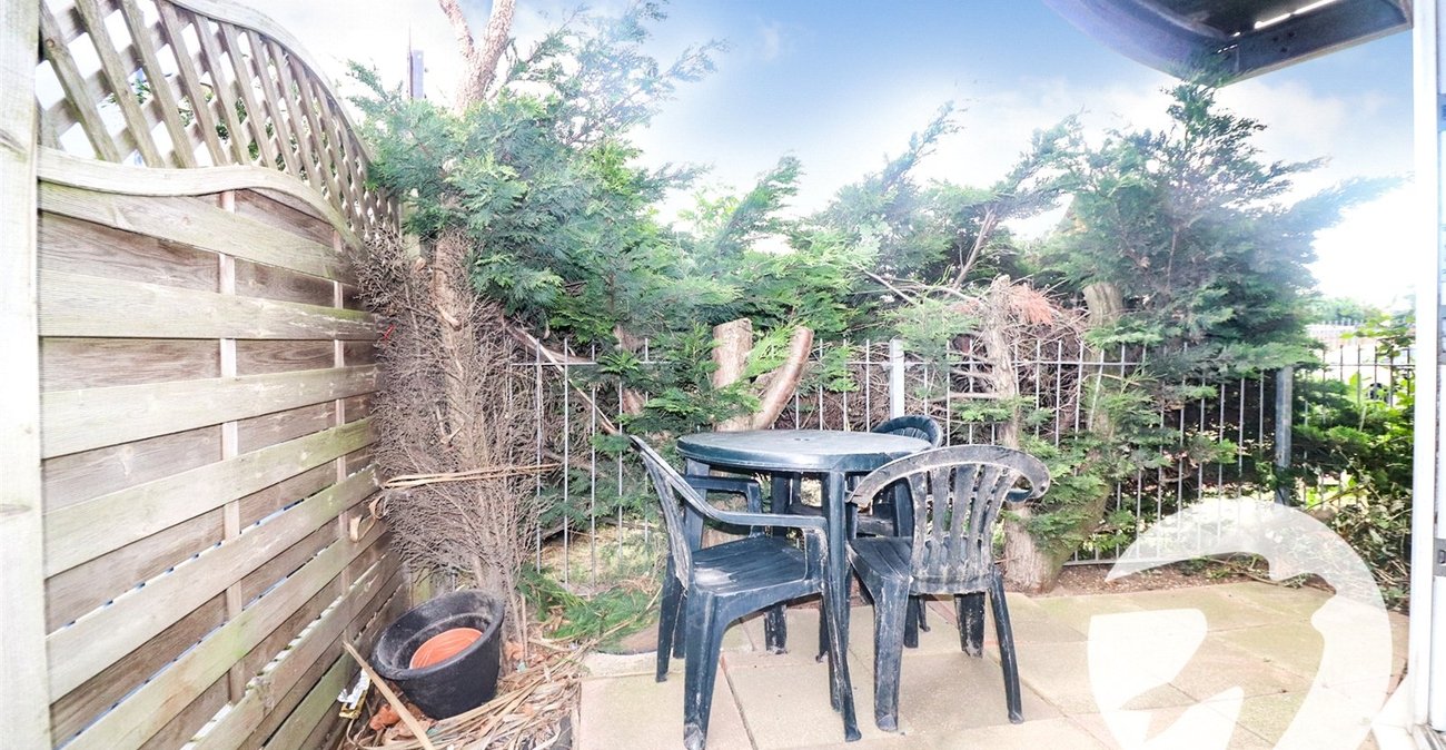 2 bedroom property for sale in Erith | Robinson Jackson