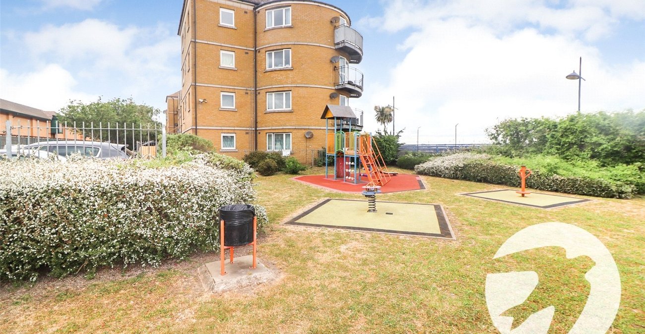 2 bedroom property for sale in Erith | Robinson Jackson