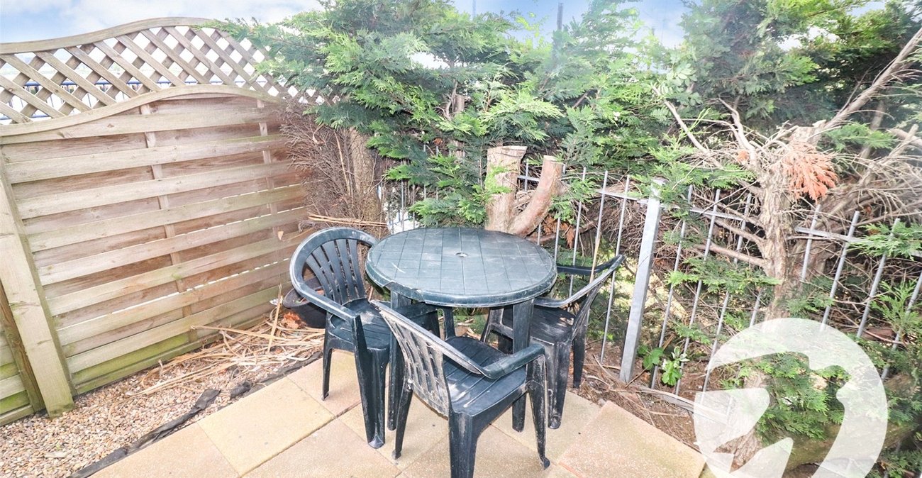 2 bedroom property for sale in Erith | Robinson Jackson