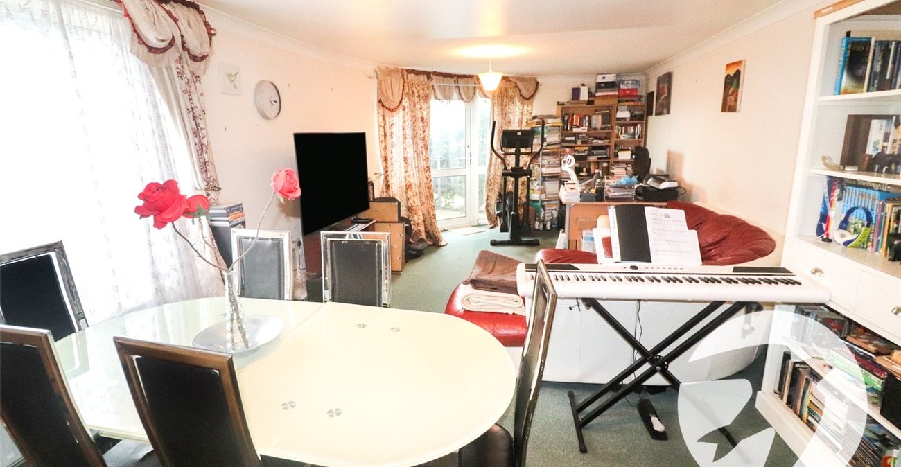 2 bedroom property for sale in Erith | Robinson Jackson