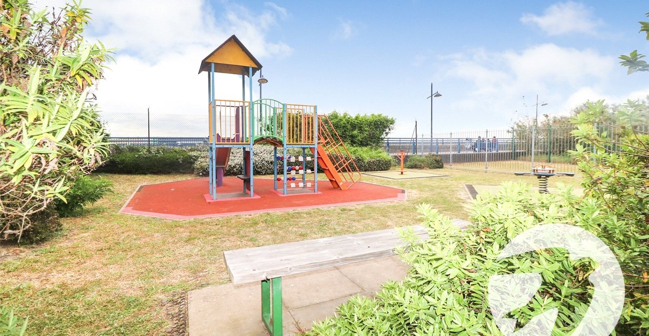 2 bedroom property for sale in Erith | Robinson Jackson